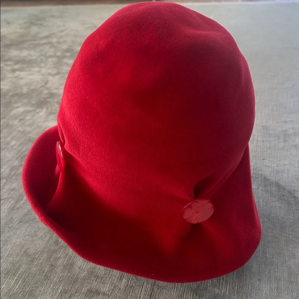 Antique Vintage Scarlet red Felt soft Cloche hat Buttons Decorated S/M England - Picture 2 of 16